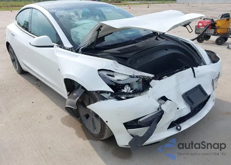 2022 Tesla Model 3 Rear-Wheel Drive z USA, uszkodzony, nr VIN 5YJ3E1EA1NF115074